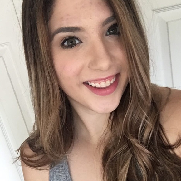 Meet your Posher, Kari