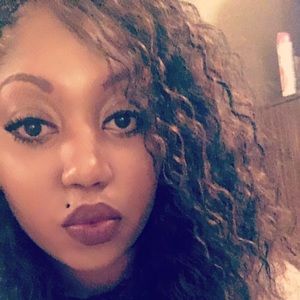 Meet your Posher, Whitney