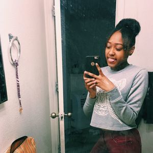 Meet your Posher, Denaela