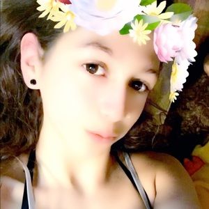 Meet your Posher, Chloe