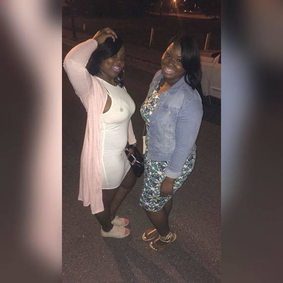 Meet your Posher, Dinasha