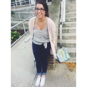 Meet your Posher, Alexia