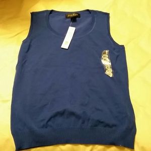 August silk blue shell. Style 0718085F.