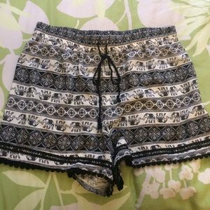 SOLD ON MERC❌Cute elephant shorts