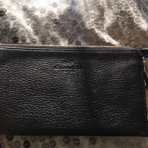 Large wristlet