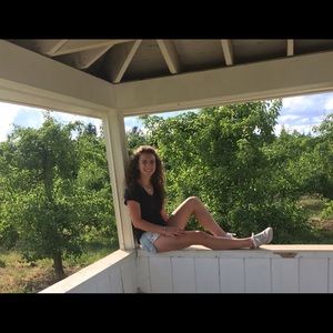 Meet your Posher, Mikala