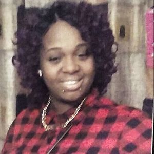 Meet your Posher, Desiree