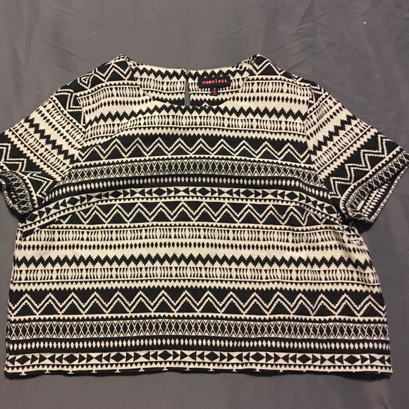 Boutique Aztec pattern crop top 😍