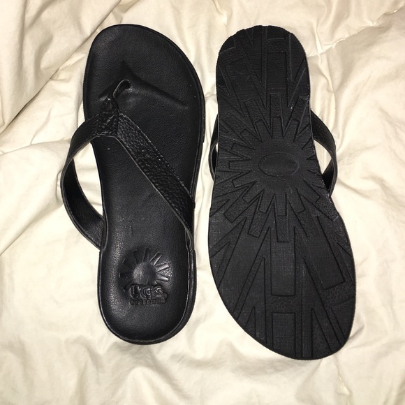 Ugg flip flops