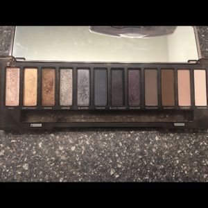 Urban decay naked smoky palette