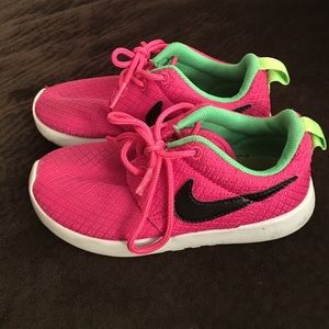 Kid's Roshe Nike shoes