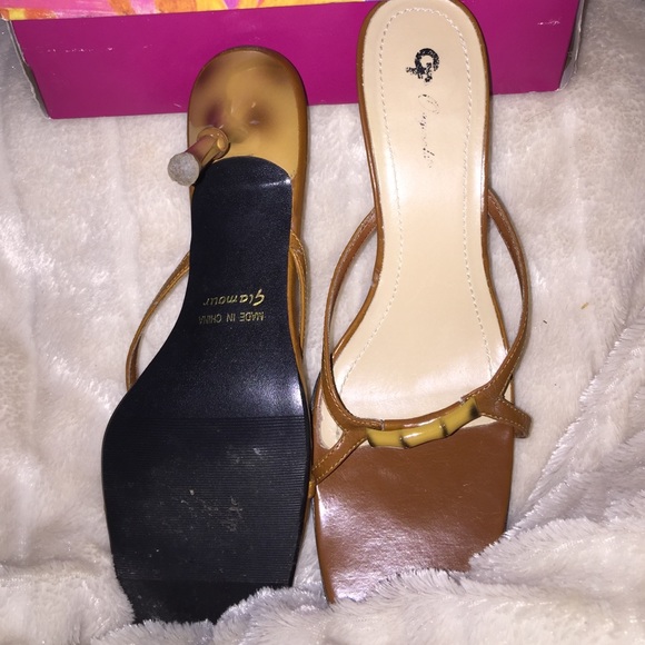 SOLD Sandals SOLD - Picture 2 of 3