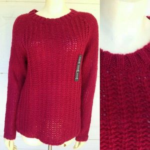 NWT Gap Women's Knitted Pullover Red NWT Gap Women's Knitted Pullover Red
