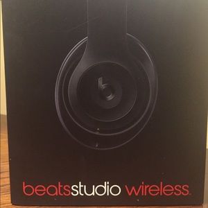 Matte Black Beats Studio Wireless Headphones
