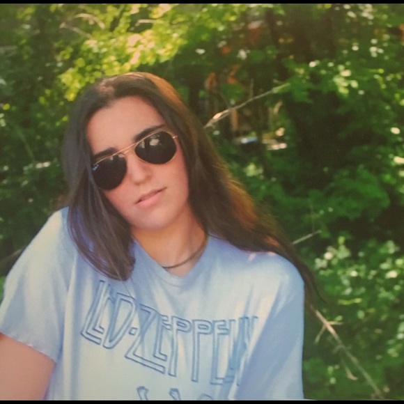 Meet your Posher, Hailey - Picture 2 of 4