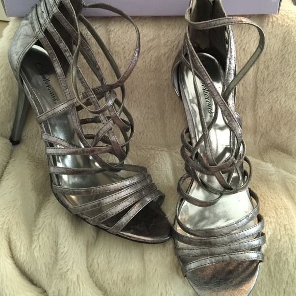 Heels (SOLD) - Picture 2 of 4