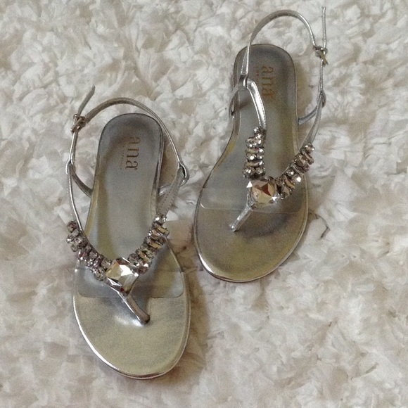 Embellished Silver Sandals NWOB - Picture 3 of 4