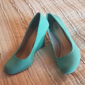 Brand NEW never worn wedges!!