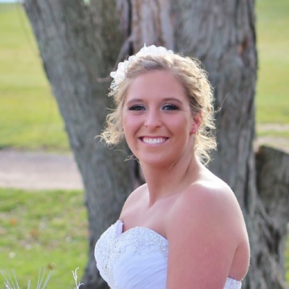 Meet your Posher, Tia - Picture 1 of 1