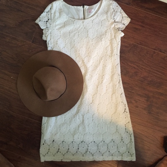 Short Sleeve Lace Dress