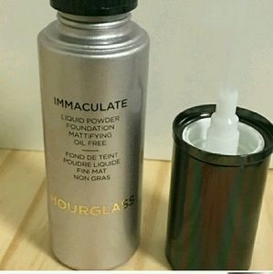 Hourglass foundation