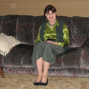 Meet your Posher, Elaine