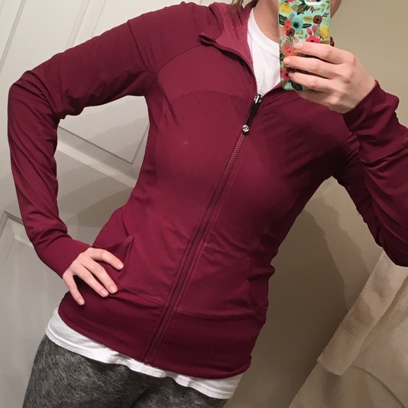 Lululemon in flux reversible jacket - plum -size 8