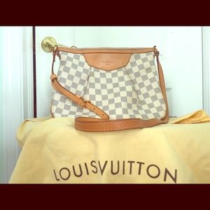 Louis Vuitton Damier Azur Siracusa Shoulder bag.