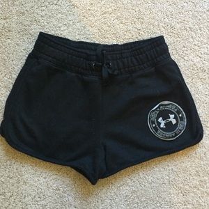 Black underarmour shorts