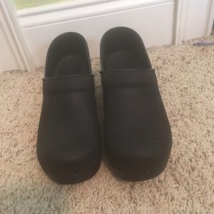 Black Danskos