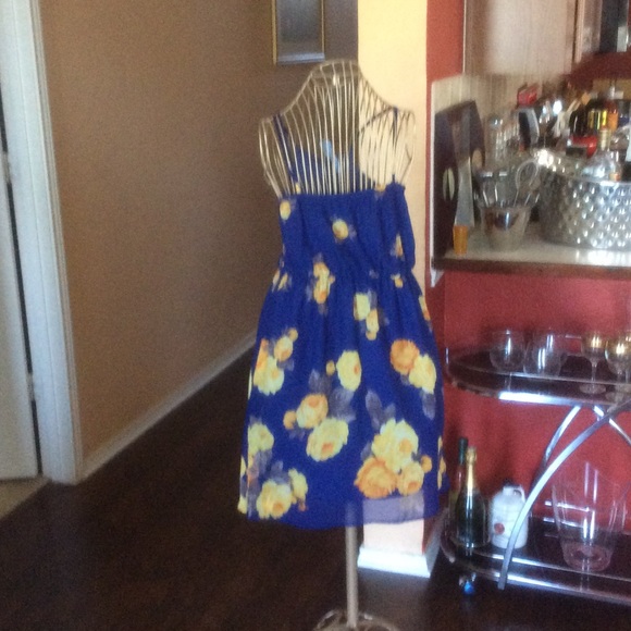 An adorable charming charlie dress💄 - Picture 2 of 3