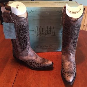 Corral size 7 1/2. New with tags