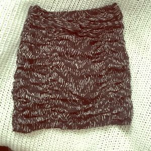 H&M black and white confetti skirt. Size 8