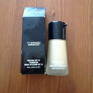 Mac Mineralize foundation