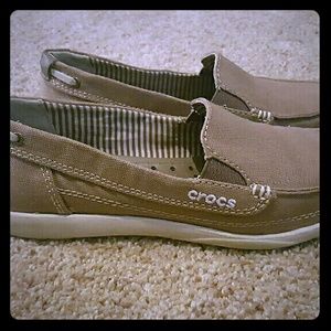 Women's Crocs Walu Loafer Shoe!