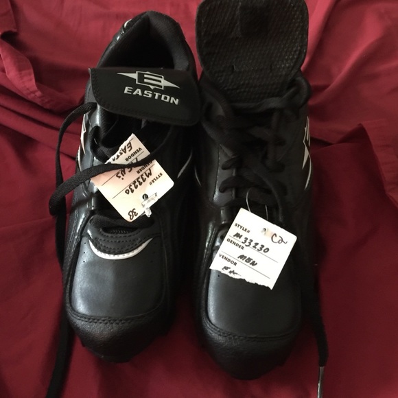 Easton size 8 mens baseball shoes NEW