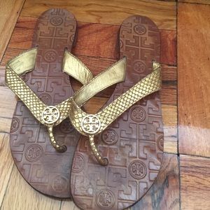 Tory burch gold medallion sandal