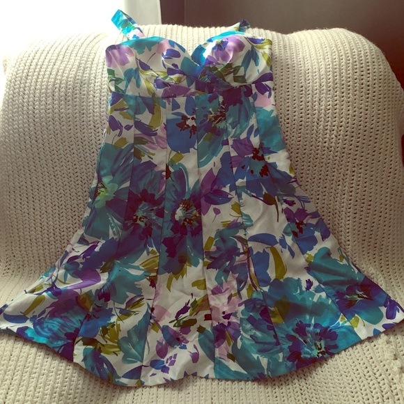 Colorful eye catching dress!