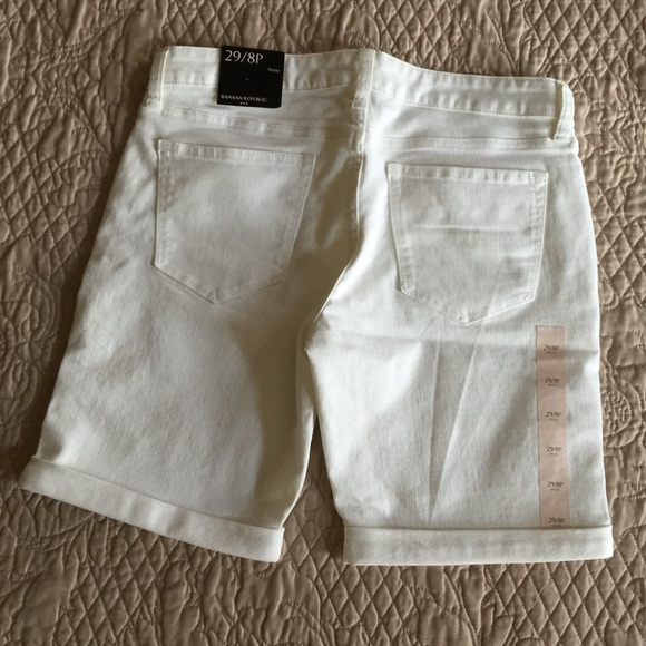 ❤️SOLD❤️Banana Republic Bermuda Denim Shorts - Picture 4 of 4