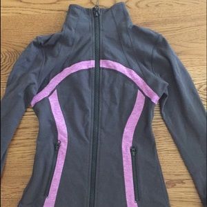 LULULEMON JACKET SIZE 4 EUC