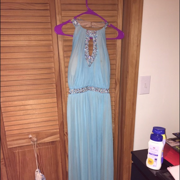 Prom dress - Picture 2 of 4