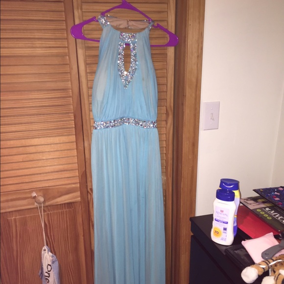 Prom dress - Picture 3 of 4