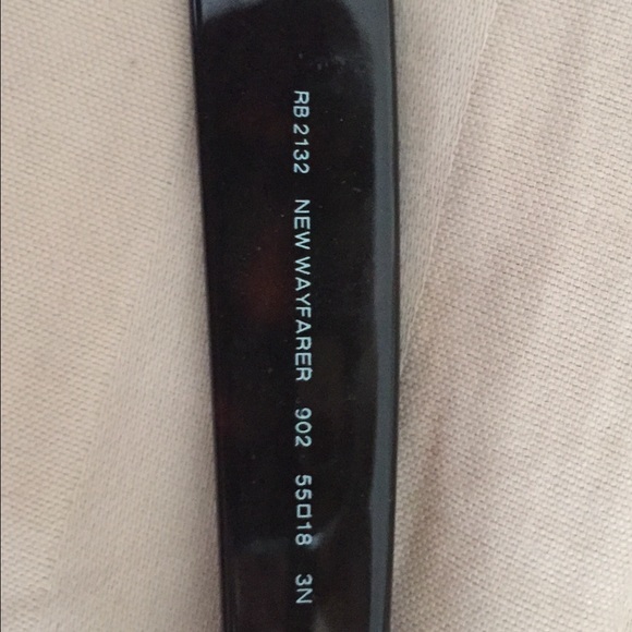 **FLASH SALE** Ray-Ban Wayfarers - Picture 3 of 3