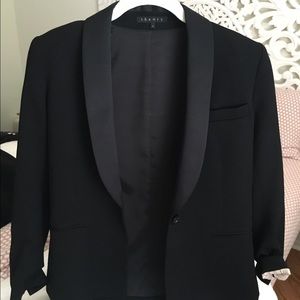 Beautiful, professional and comfortable blazer