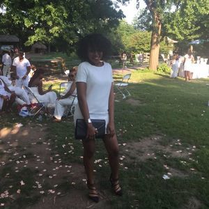 Meet your Posher, Larissa