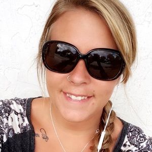 Meet your Posher, Tosha