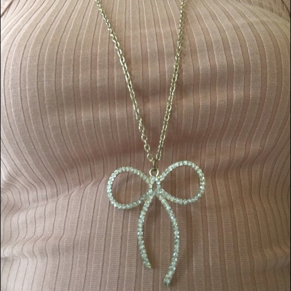 Claire's Bow Necklace - Picture 2 of 3
