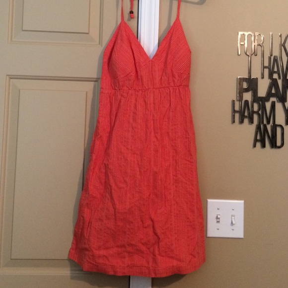 Cute dress, never worn!