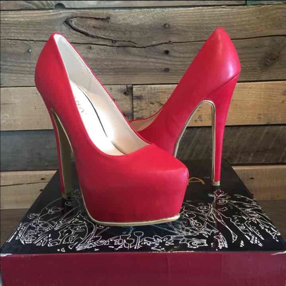 {NIB} Red Pump Heels👠