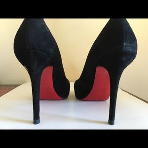 Christian Louboutin size 38 suede pump